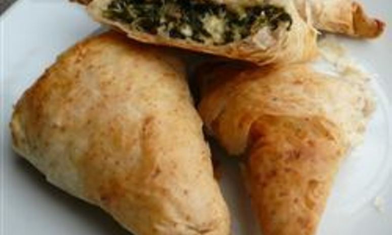Рецепт слоеных пирожков с тунцом, рисом и шпинатом