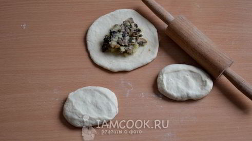 жареные пирожки из теста на кефире и соде