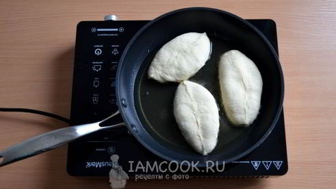 жареные пирожки из теста на кефире и соде