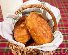 Жареные пирожки с малиной