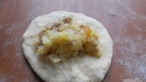 жареные пирожки с мясом