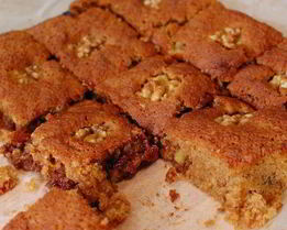 Апельсиновые брауни с грецкими орехами