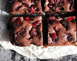 Брауни с вишней в мультиварке