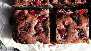 Брауни с вишней в мультиварке