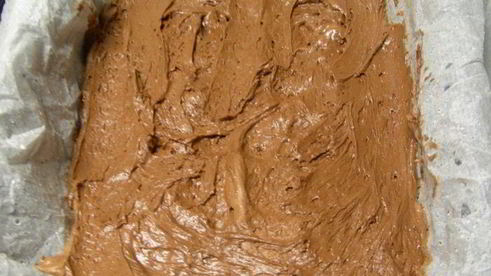 мраморный брауни с прослойкой из сливочного сыра и коктейльной вишни