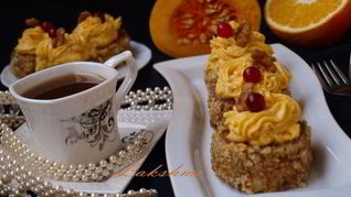 Овсяно-ореховое пирожное с тыквенно-творожным кремом