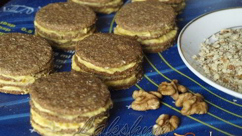 овсяно-ореховое пирожное с тыквенно-творожным кремом