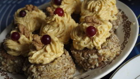 овсяно-ореховое пирожное с тыквенно-творожным кремом