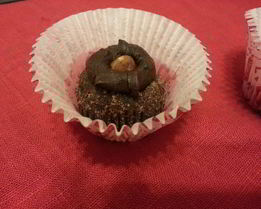 Пирожное Картошка с вишней и миндалем