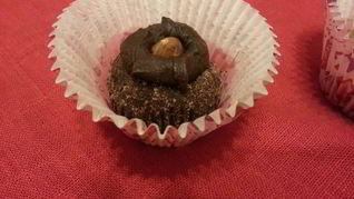 Пирожное Картошка с вишней и миндалем