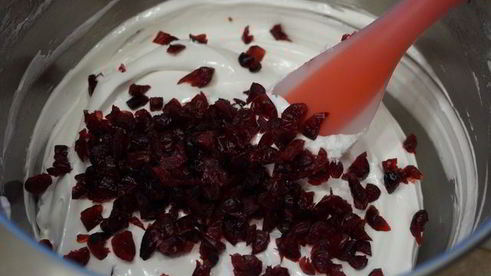 пирожное клюквенное безе