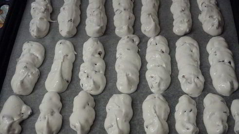 пирожное клюквенное безе