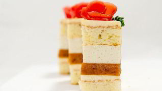 Пирожное Курица под соусом