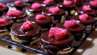 Пирожное Petits g teaux