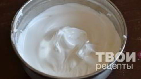 пирожное с белковым кремом