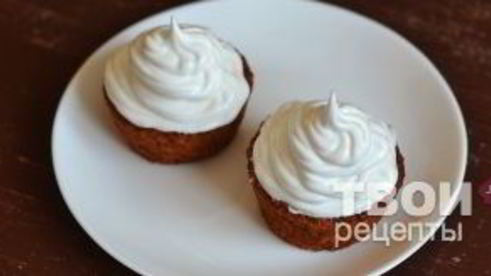 пирожное с белковым кремом