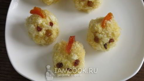 пирожное цыплята с кукурузными палочками