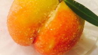 Пирожные Персики