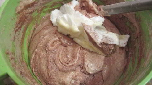 шоколадное медово-апельсиновое пирожное