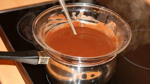 шоколадные брауни с арахисовыми завитками