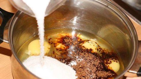 шоколадные брауни с арахисовыми завитками