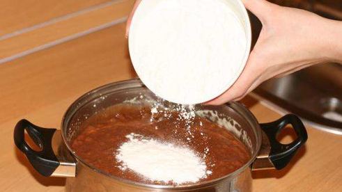 шоколадные брауни с арахисовыми завитками