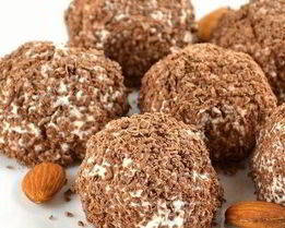 Творожные пирожные с финиками и шоколадом