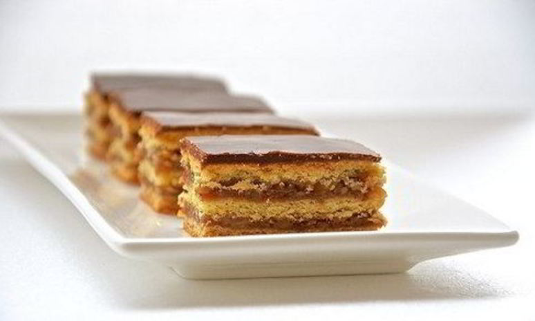 Рецепт венгерского абрикосового пирожного жербо с орехами