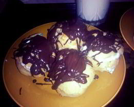 Заварное пирожное с белковым кремом