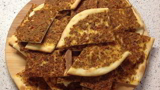 Лахмаджун — турецкая пицца