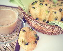 Мини-пиццы на заварном тесте с пармезаном и брокколи