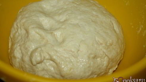 пицца ассорти на тесте на свежих дрожжах