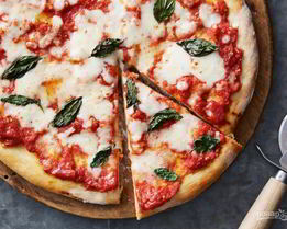 Пицца на тонком тесте