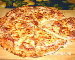 Пицца пепперони с беконом