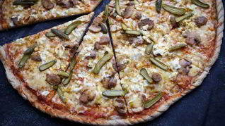 Пицца с адыгейским сыром