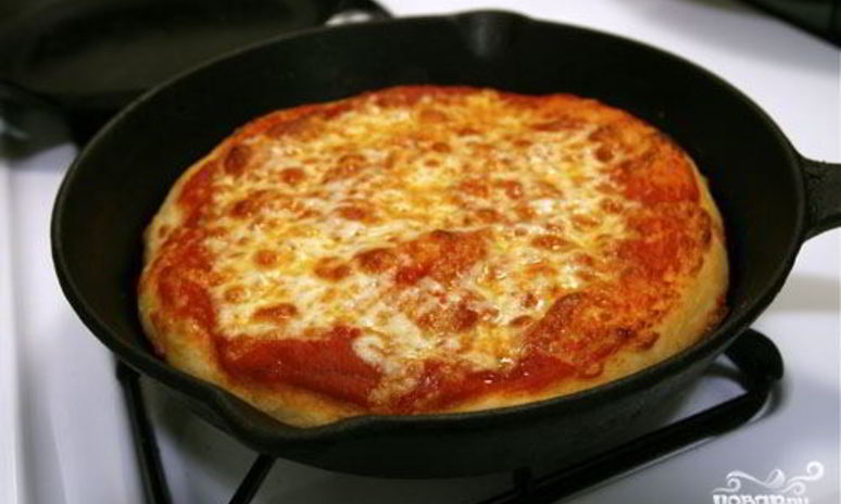 Рецепт пиццы с курицей на сковороде