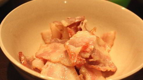 пицца с моцареллой и беконом