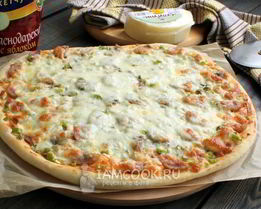 Пицца с сыром сулугуни