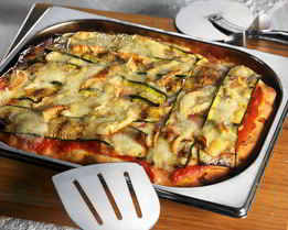 Пицца с сыром таледжо и цукини