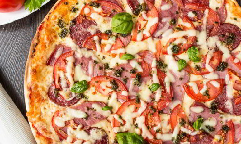 Рецепт пиццы с томатами и ветчиной