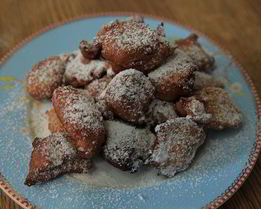 Картофельные пончики с корицей