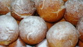 Нежные творожные пончики к завтраку