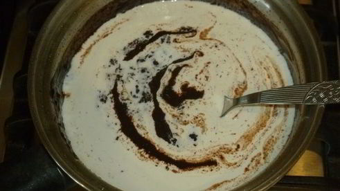 пончики на кефире с пряным сахаром и шоколадным соусом