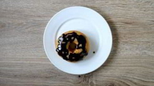 пончики во фритюре с шоколадом