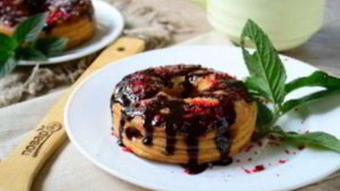 пончики во фритюре с шоколадом