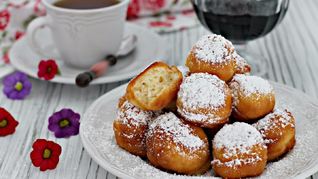 Творожные пончики в масле