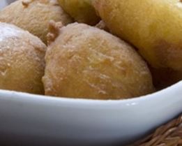 Яблочные пончики