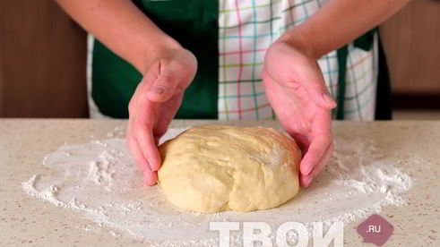 потица, словенский ореховый рулет