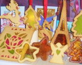 Елочные игрушки из медовых и творожных пряников