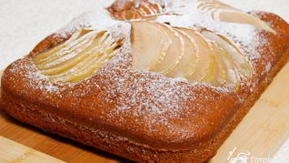 Постная медовая коврижка с яблоками